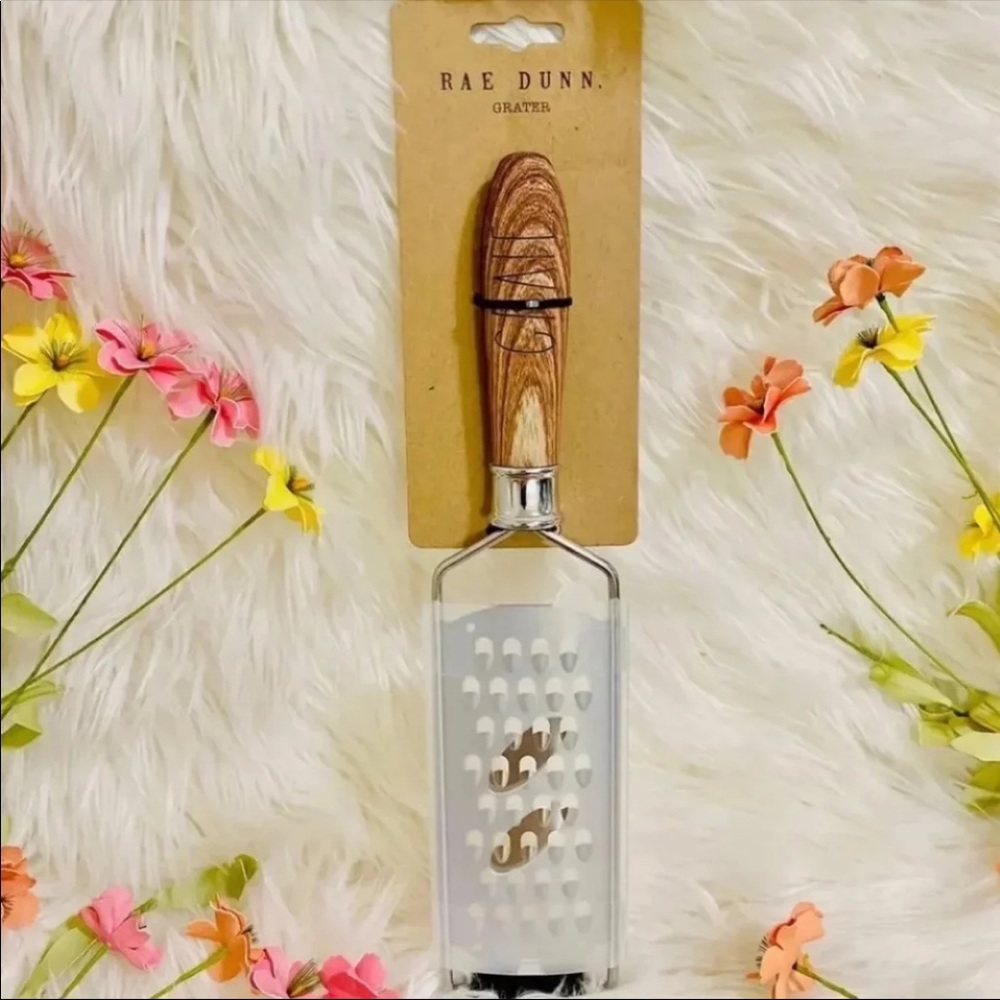 ♡Rae Dunn wooden handle GRATE cheese grater! Rare! HTF! Farmhouse kitchen decor!